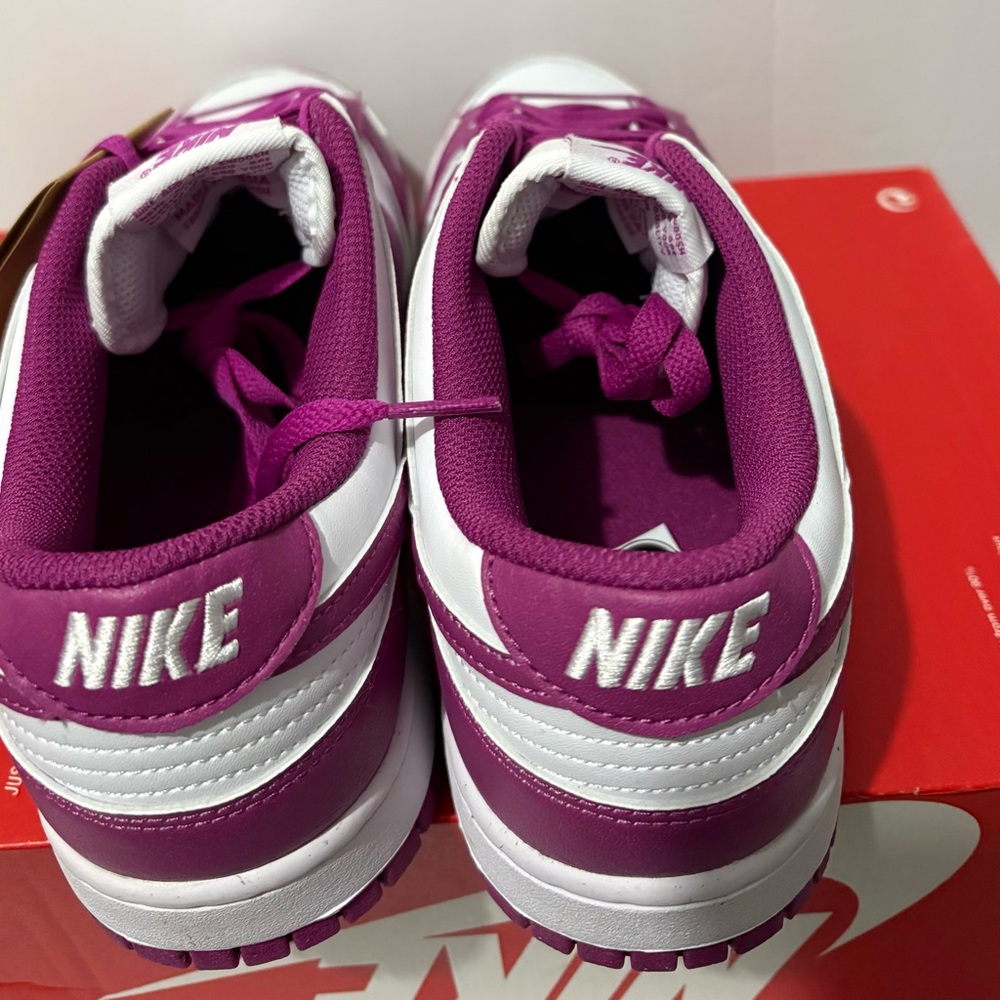 Nike Dunks - Picture 4 of 9